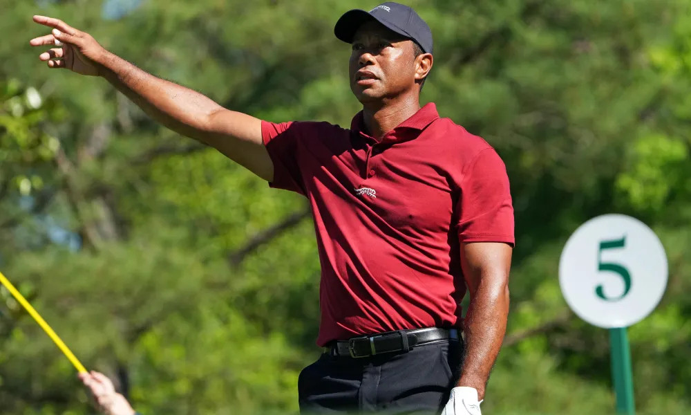 Lý do Tiger Woods phát bóng 3 lần tại hố 5 trong vòng chung kết The Masters?